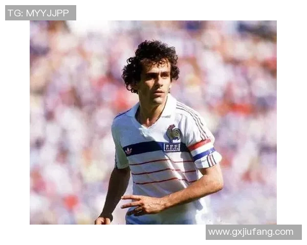 当前世界足球第二人是谁？探究足坛巨星的实力与荣誉