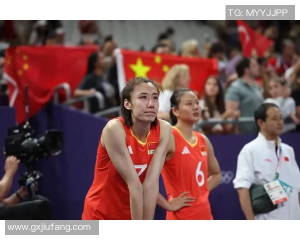 中国足球明星绯闻女友曝光 揭秘他们的情感世界与恋情风波